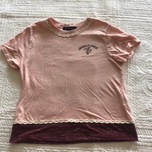 Womens XS t-shirt. Pink.